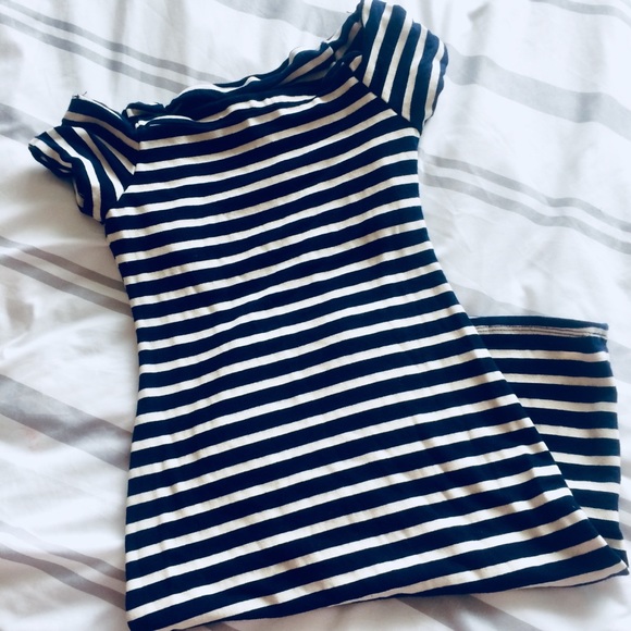 Lord & Taylor Dresses & Skirts - Lord and Taylor bodycon dress XS great condition